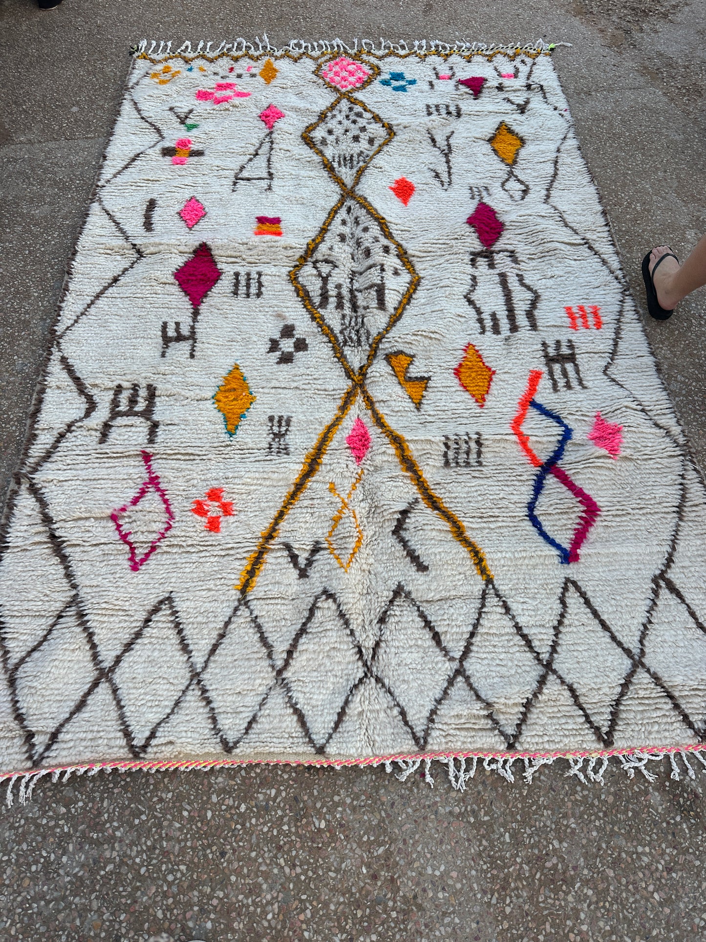 Azilal Rug, size 300 x 200 cm || 9.84 x 6.56 ft