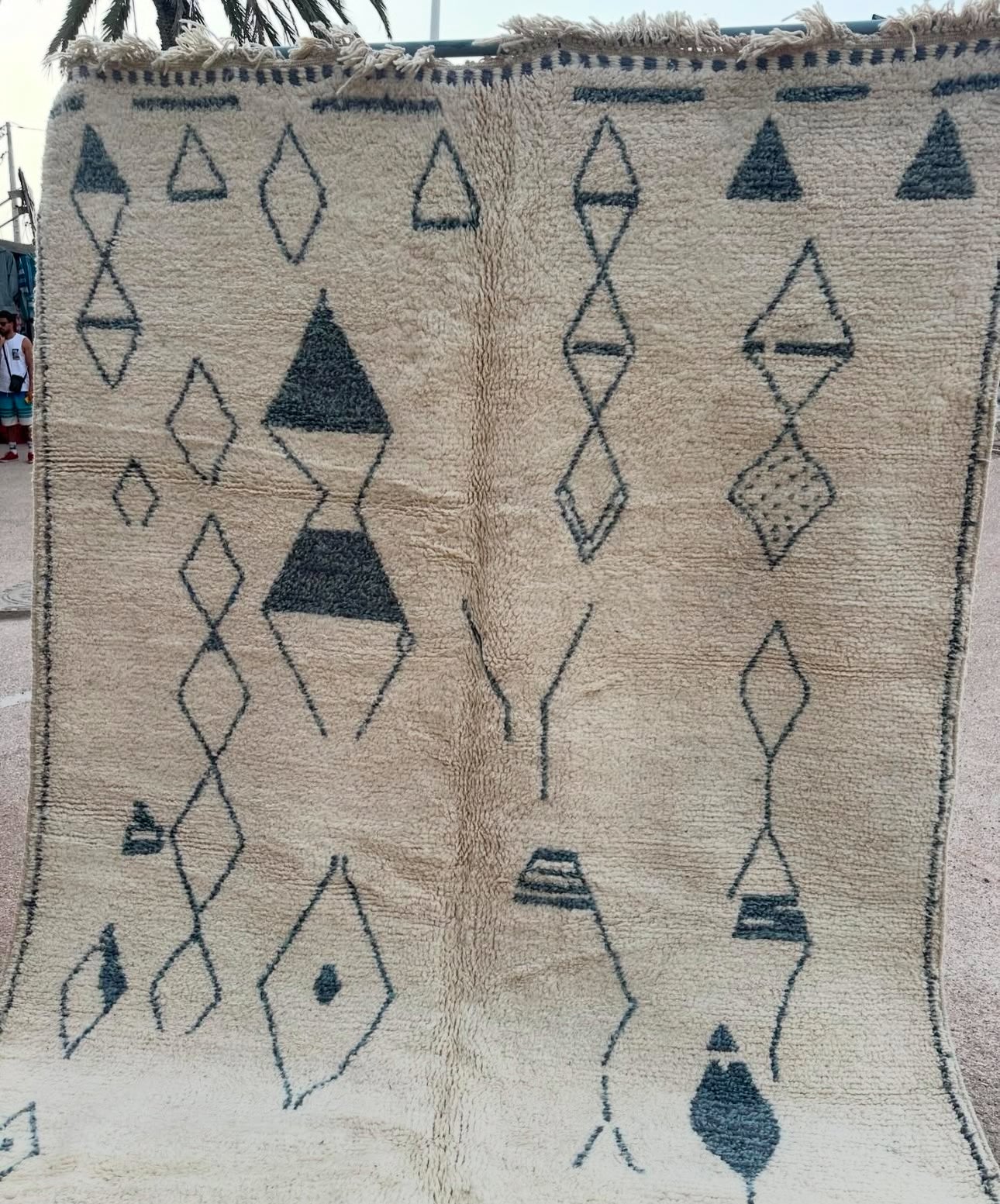Beni Ouarain Rug size 300 x 200 cm || 9.84 x 6.56 ft