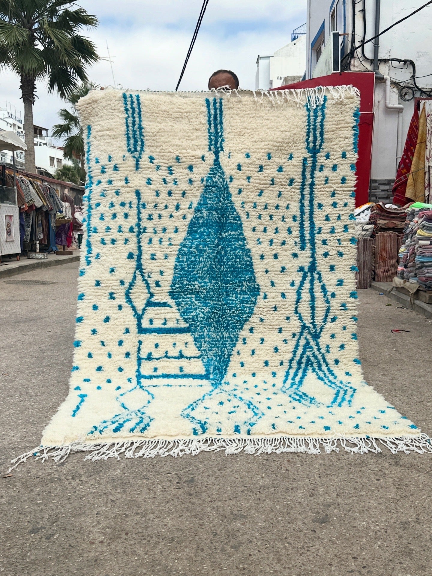 Handmade Azilal Rug, size 250 x 150 cm || 8.2 x 4.92 ft