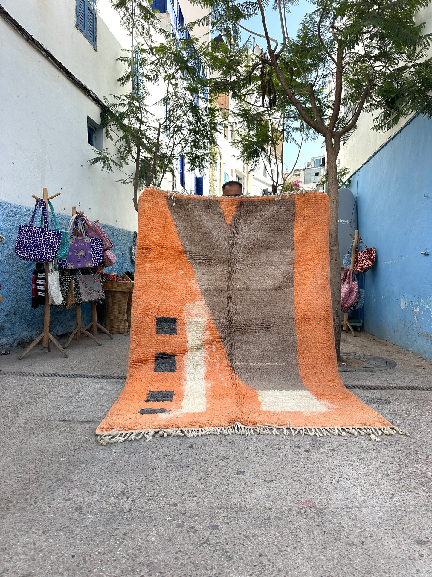 Handmade Azilal Rug, size 250 x 150 cm || 8.2 x 4.92 ft