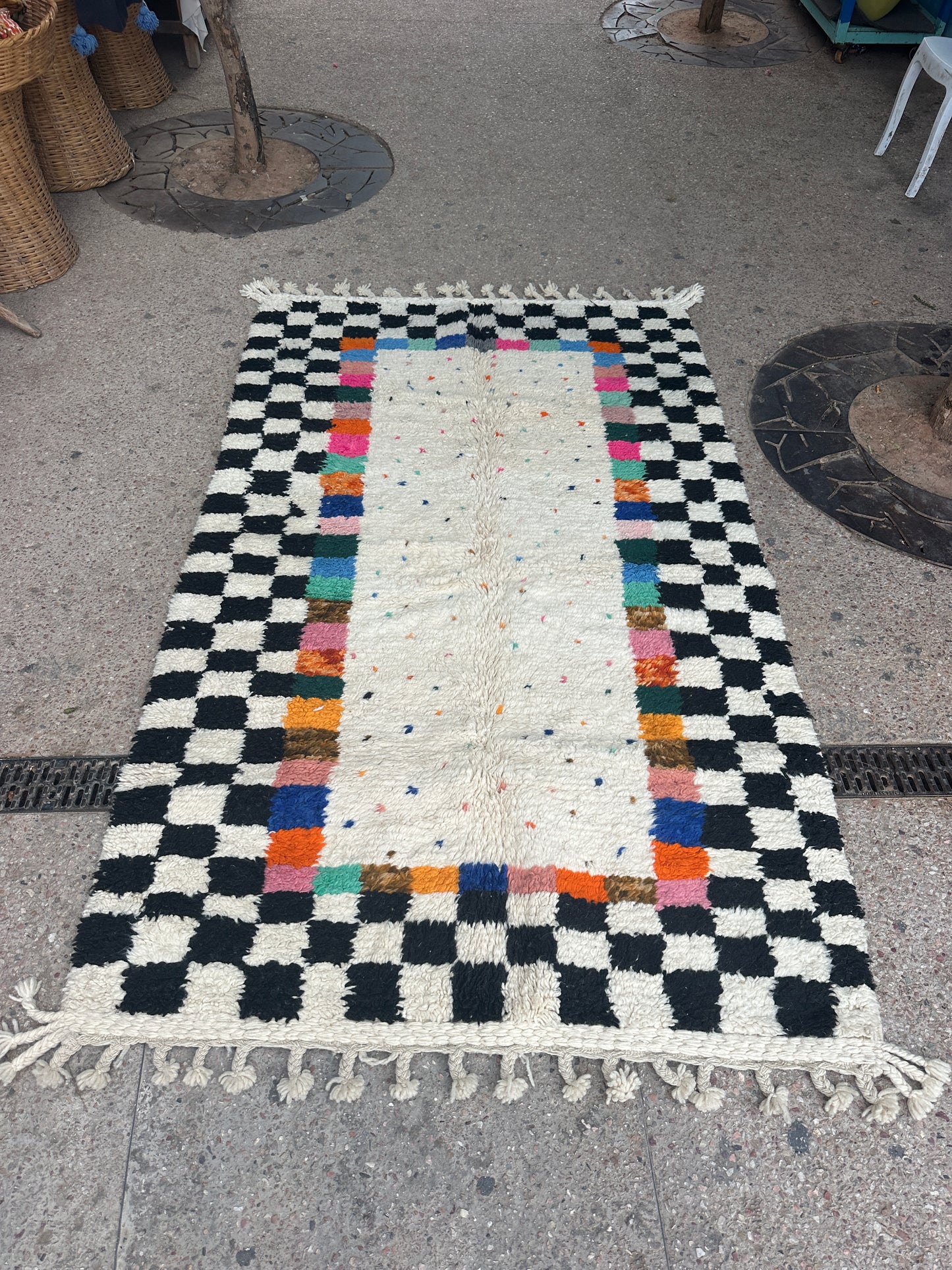 Handmade Beni Ouarain, size 250 x 150 cm || 8.2 x 4.92 ft