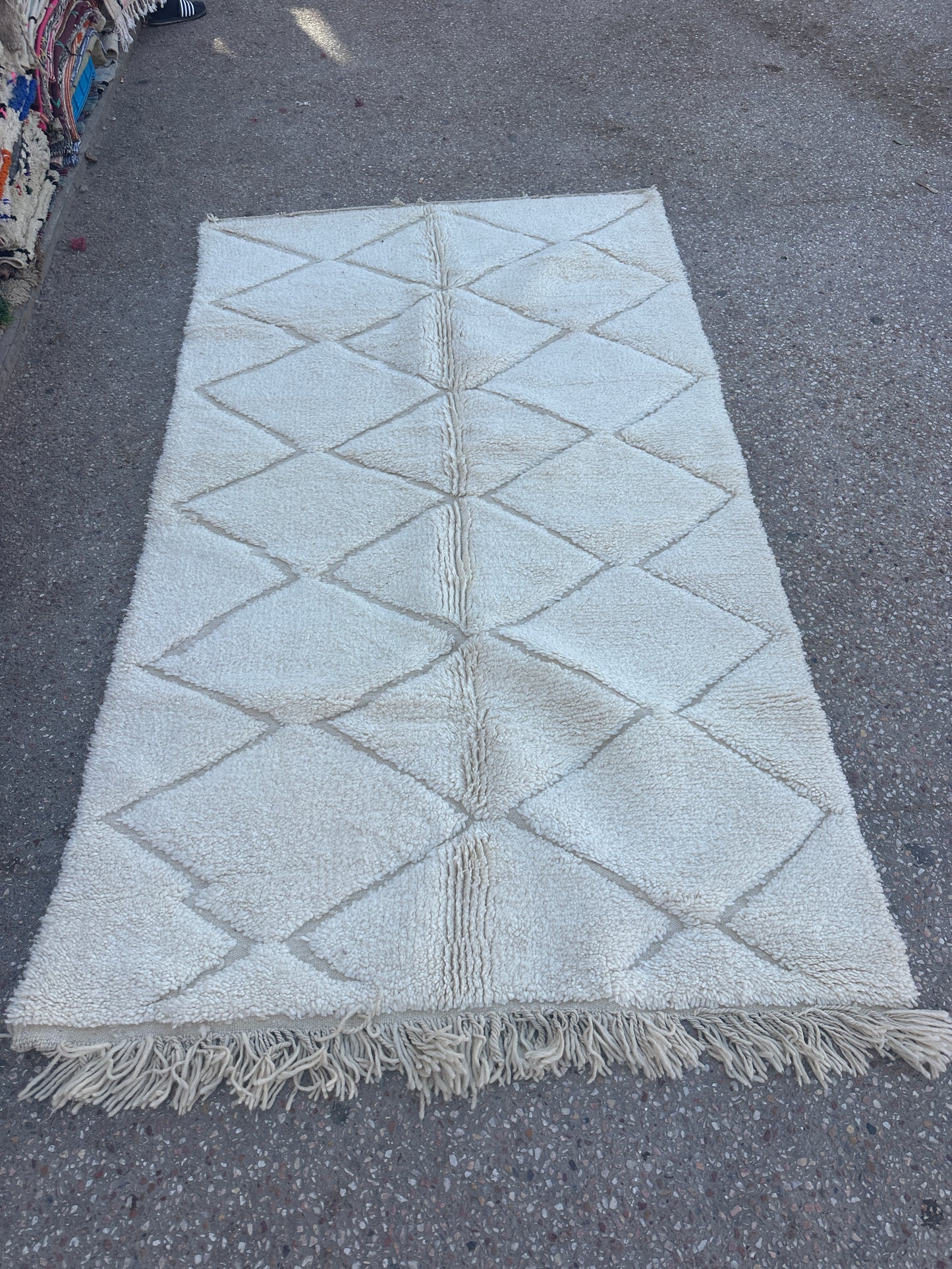 Beni Ouarain Rug size 250 x 150 cm || 8.2 x 4.92 ft