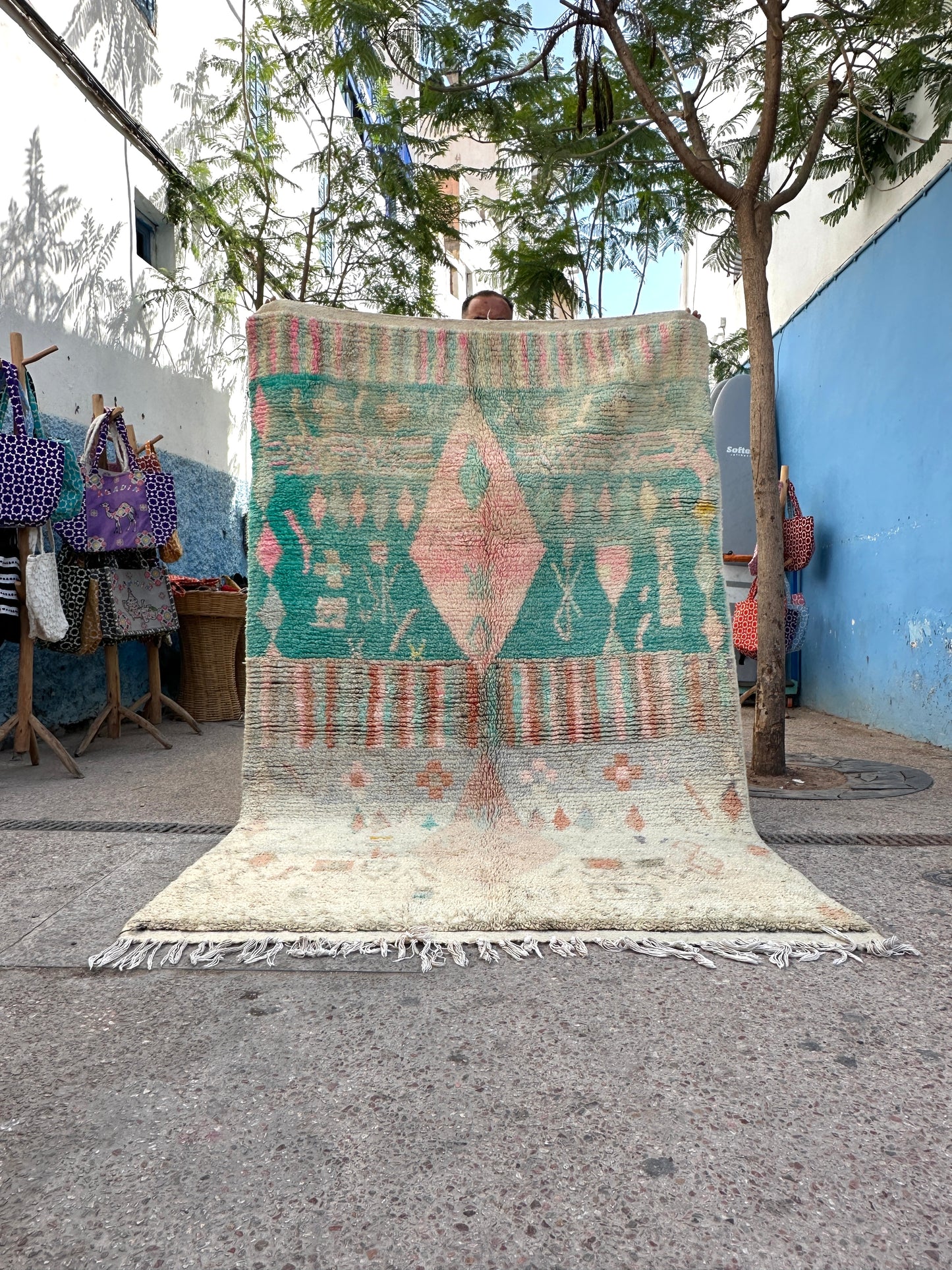 Handmade Azilal Rug, size 250 x 150 cm || 8.2 x 4.92 ft
