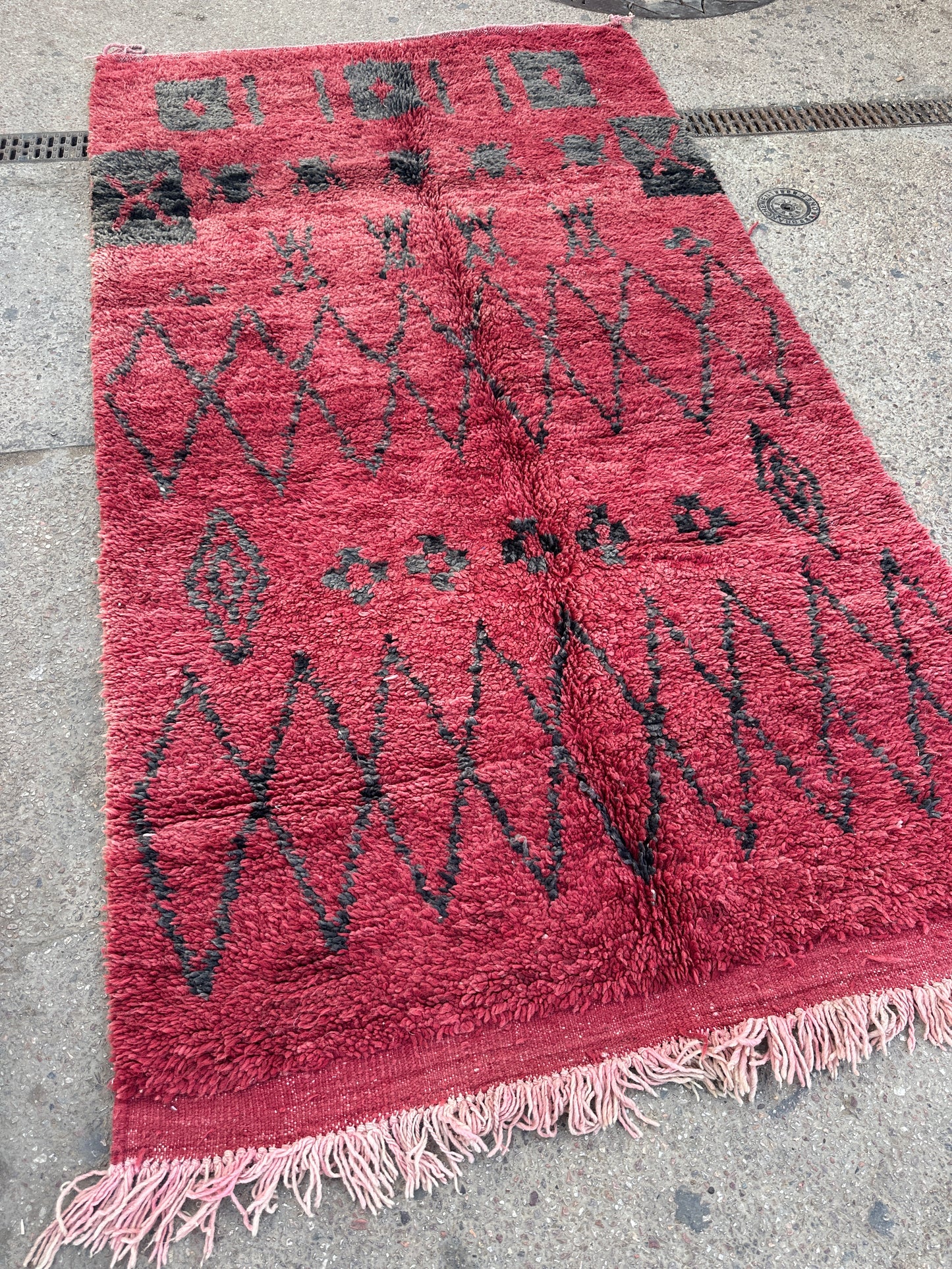 Handmade Beni Ouarain, size 250 x 150 cm || 8.2 x 4.92 ft