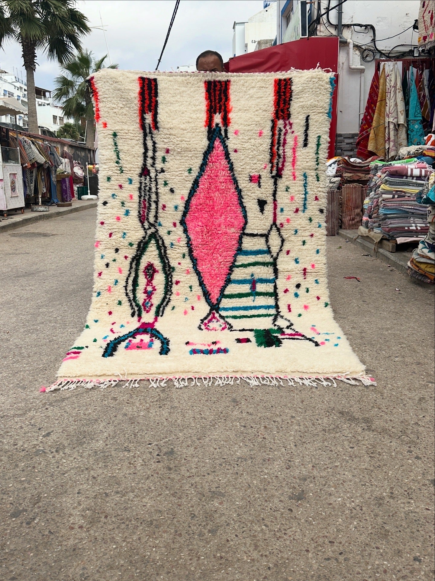 Handmade Azilal Rug, size 250 x 150 cm || 8.2 x 4.92 ft