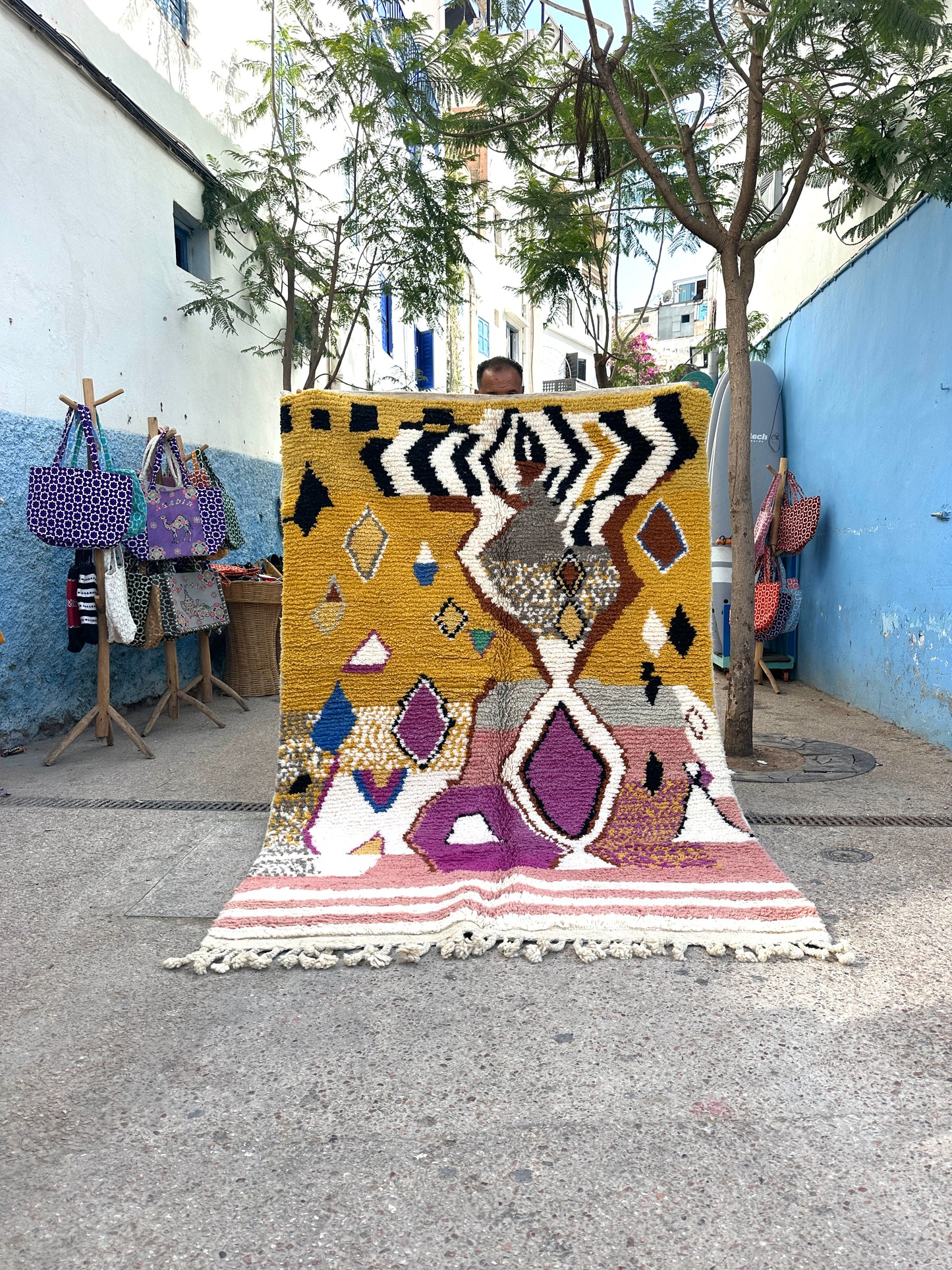 Handmade Beni Ouarain, size 250 x 150 cm || 8.2 x 4.92 ft