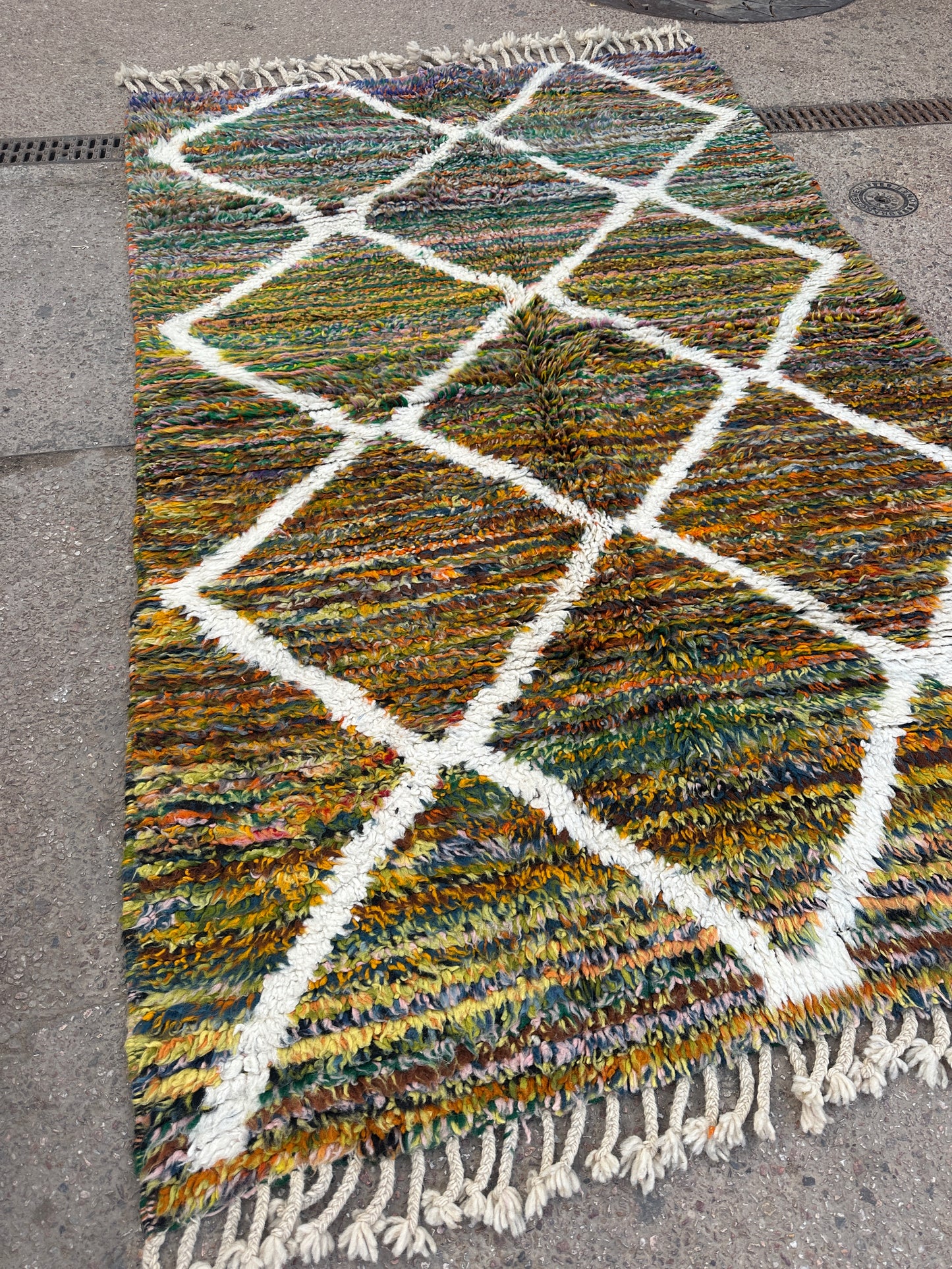 Handmade Beni Ouarain, size 250 x 150 cm || 8.2 x 4.92 ft