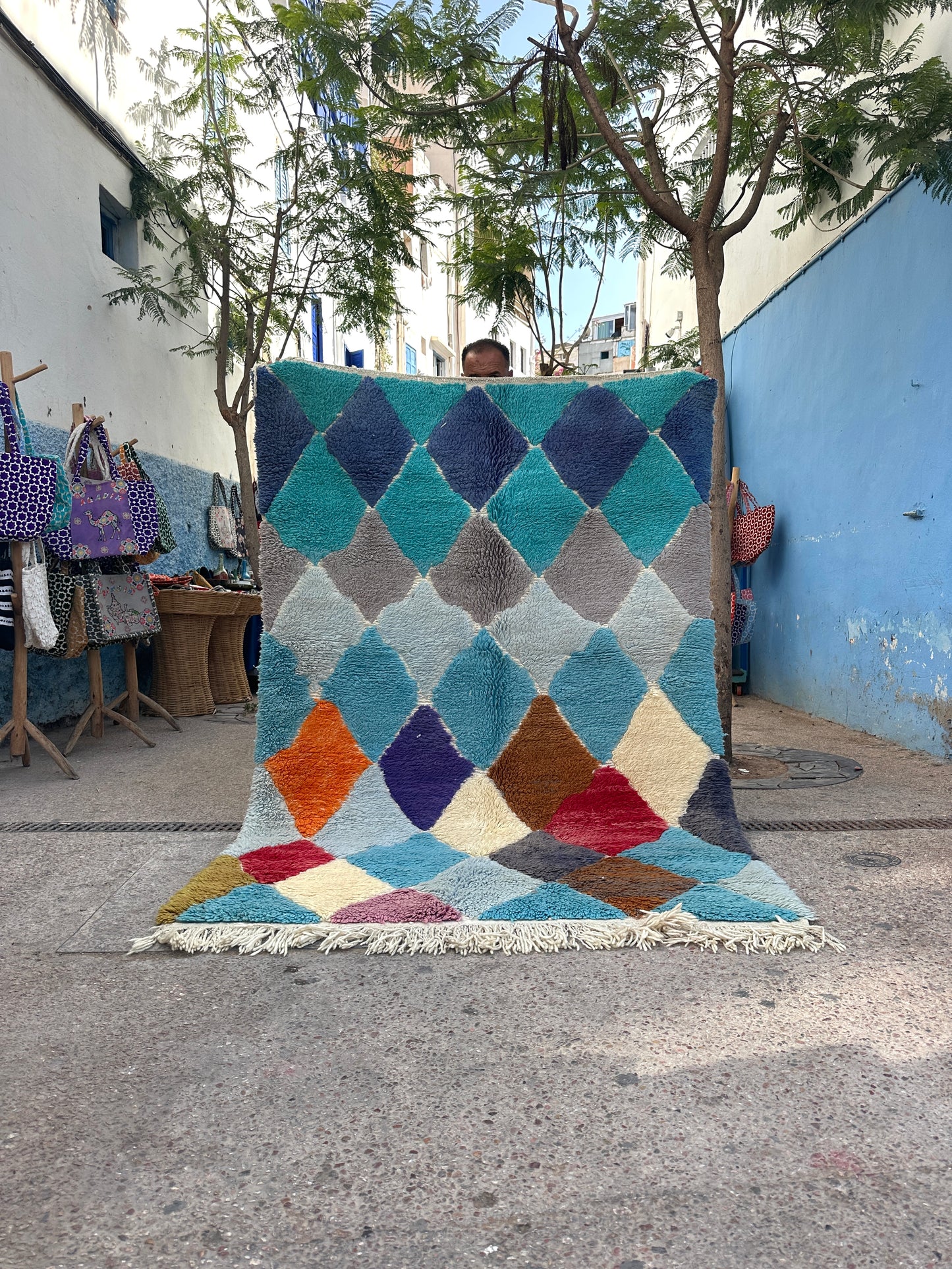 Handmade Azilal Rug, size 250 x 150 cm || 8.2 x 4.92 ft