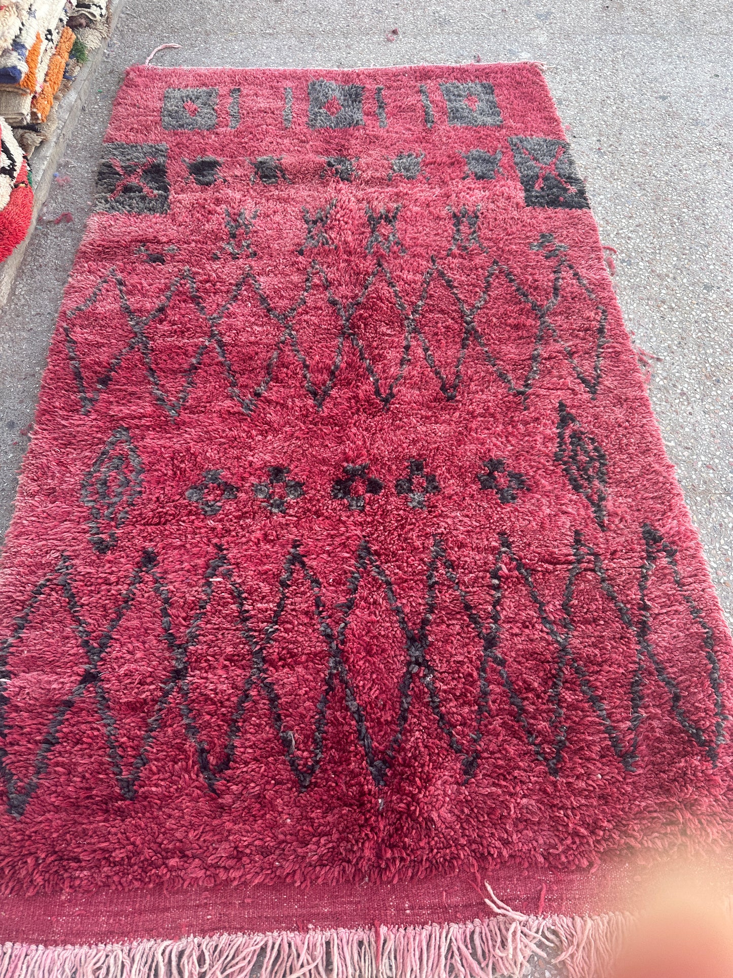 Beni Ouarain Rug size 250 x 150 cm || 8.2 x 4.92 ft