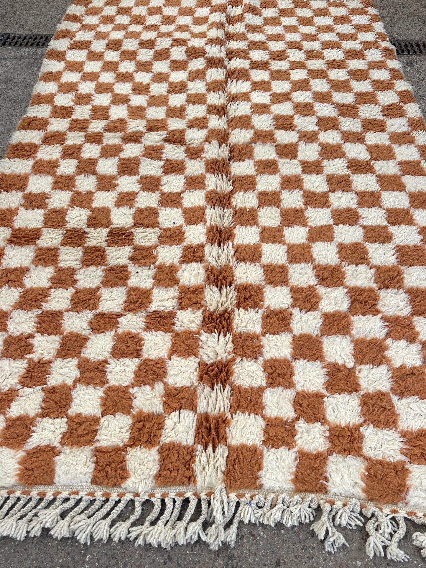 Handmade Beni Ouarain, size 250 x 150 cm || 8.2 x 4.92 ft