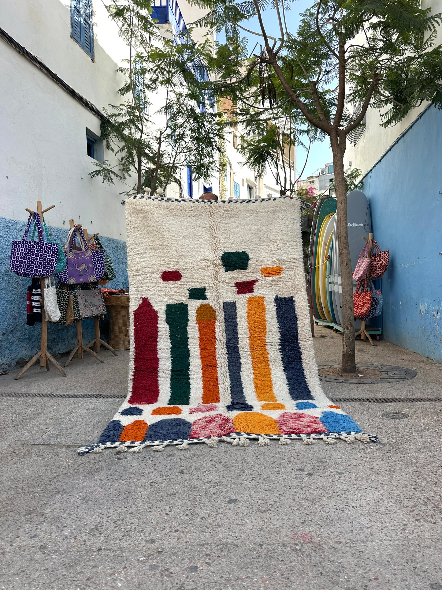 Handmade Beni Ouarain, size 250 x 150 cm || 8.2 x 4.92 ft