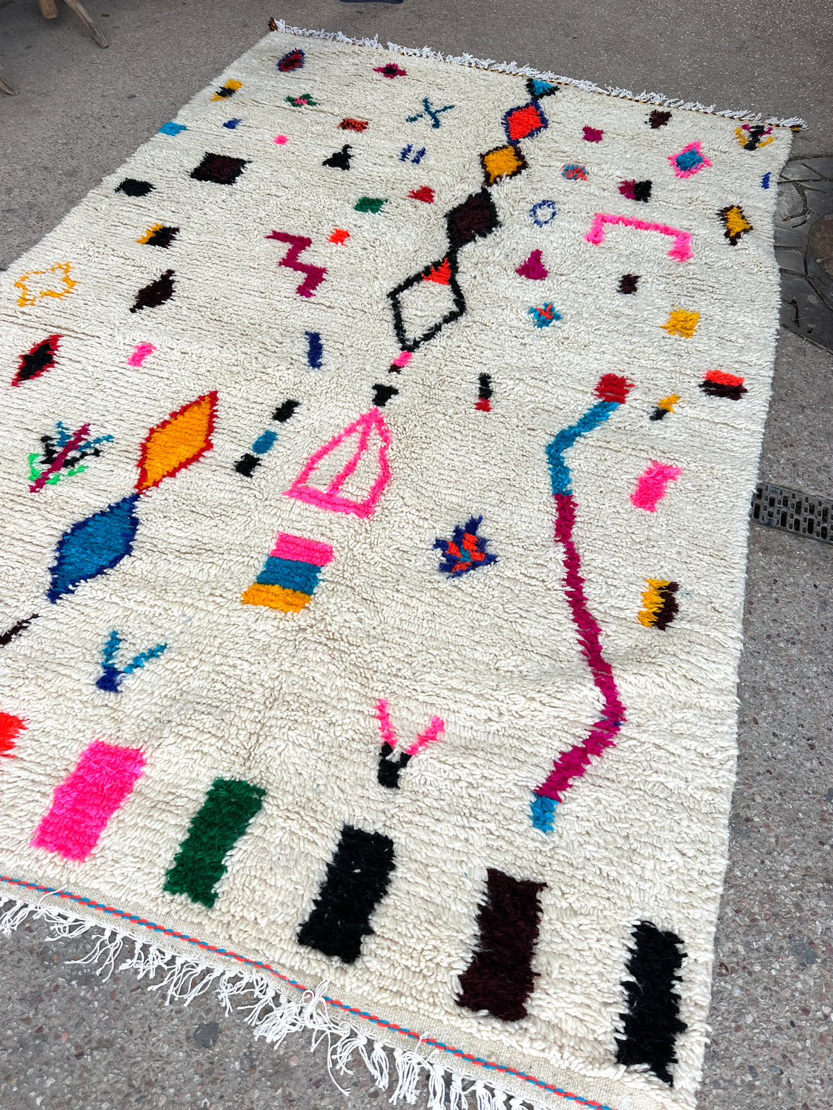 Handmade Azilal Rug, size 300 x 200 cm || 9.84 x 6.56 ft