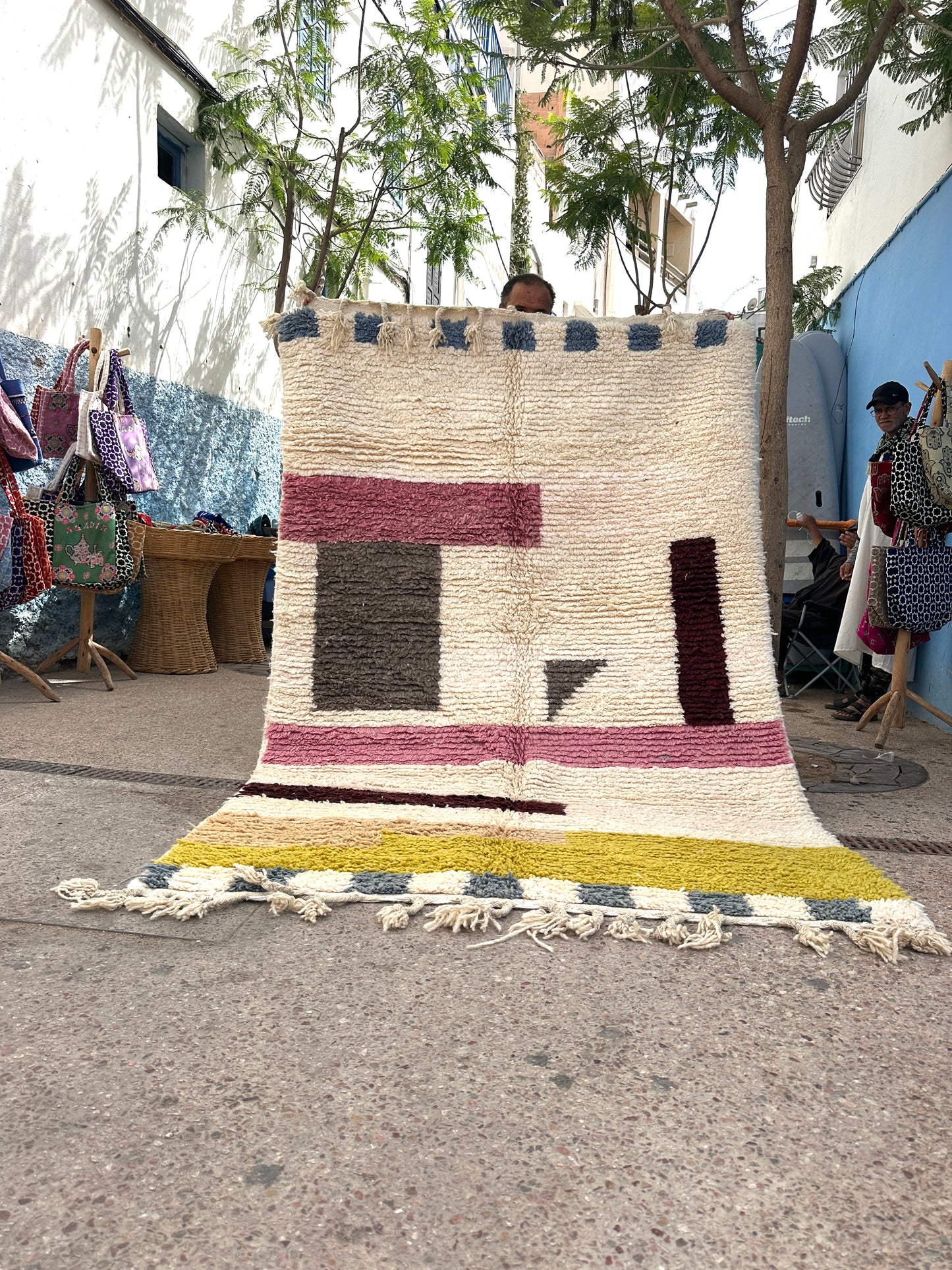 Handmade Beni Ouarain, size 250 x 150 cm || 8.2 x 4.92 ft