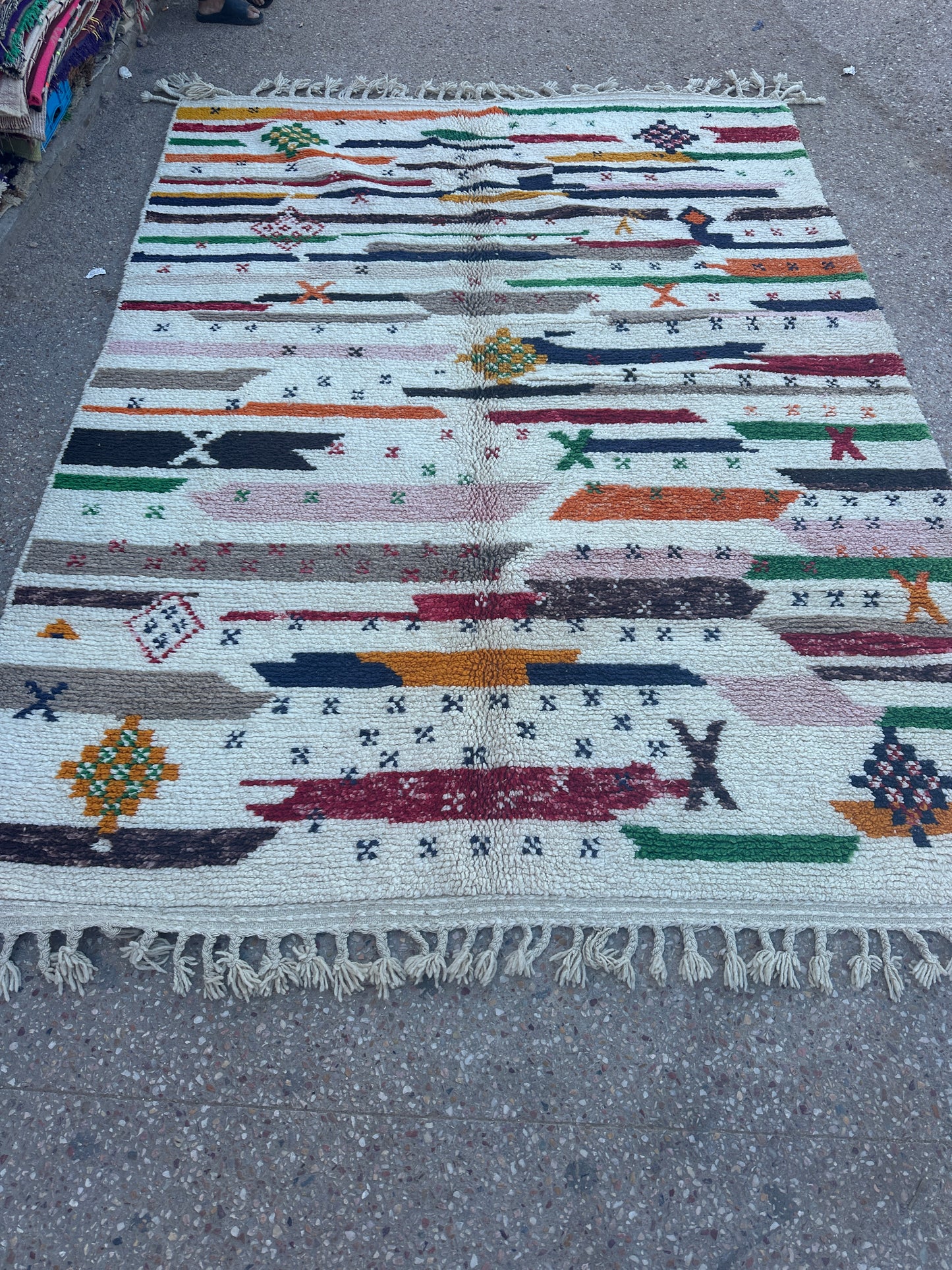 Azilal Rug, size 300 x 200 cm || 9.84 x 6.56 ft