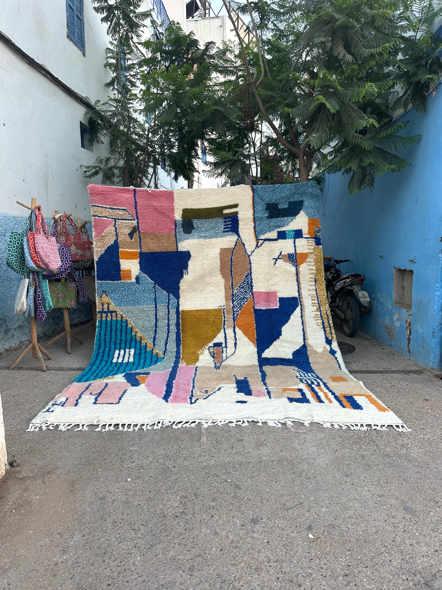 Handmade Beni Ouarain, size 350 x 250 cm ||