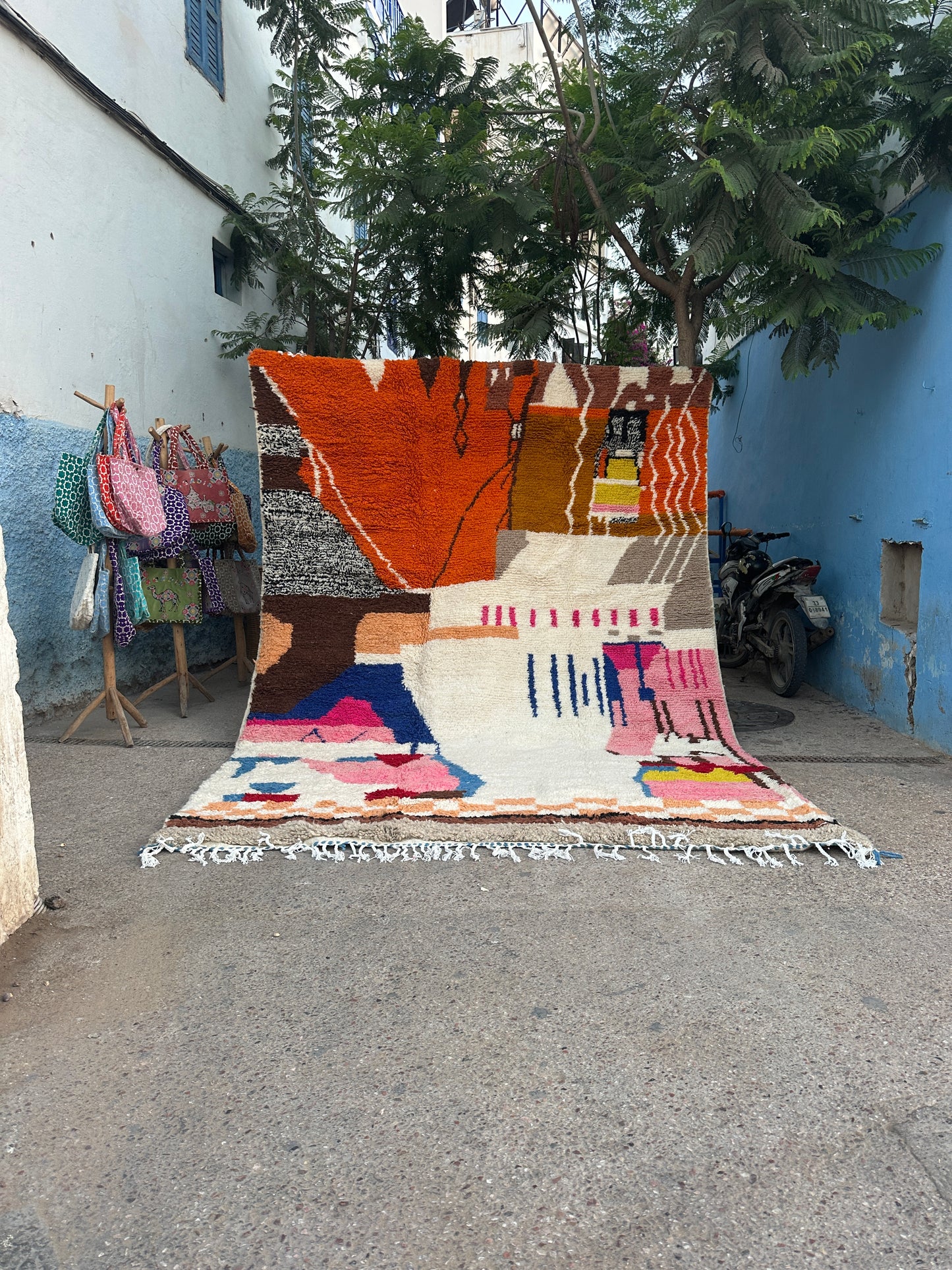 Handmade Beni Ouarain, size 350 x 250 cm ||