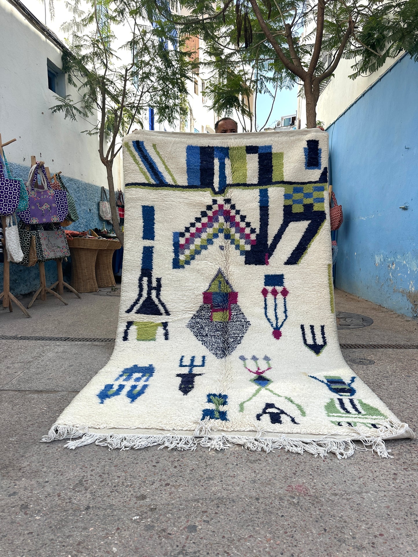 Handmade Beni Ouarain, size 250 x 150 cm || 8.2 x 4.92 ft