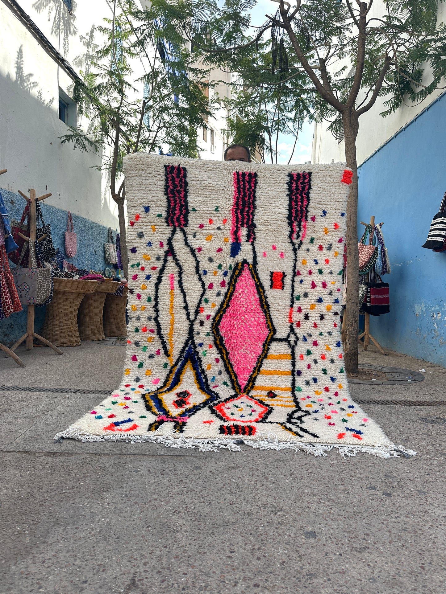 Handmade Azilal Rug, size 250 x 150 cm || 8.2 x 4.92 ft
