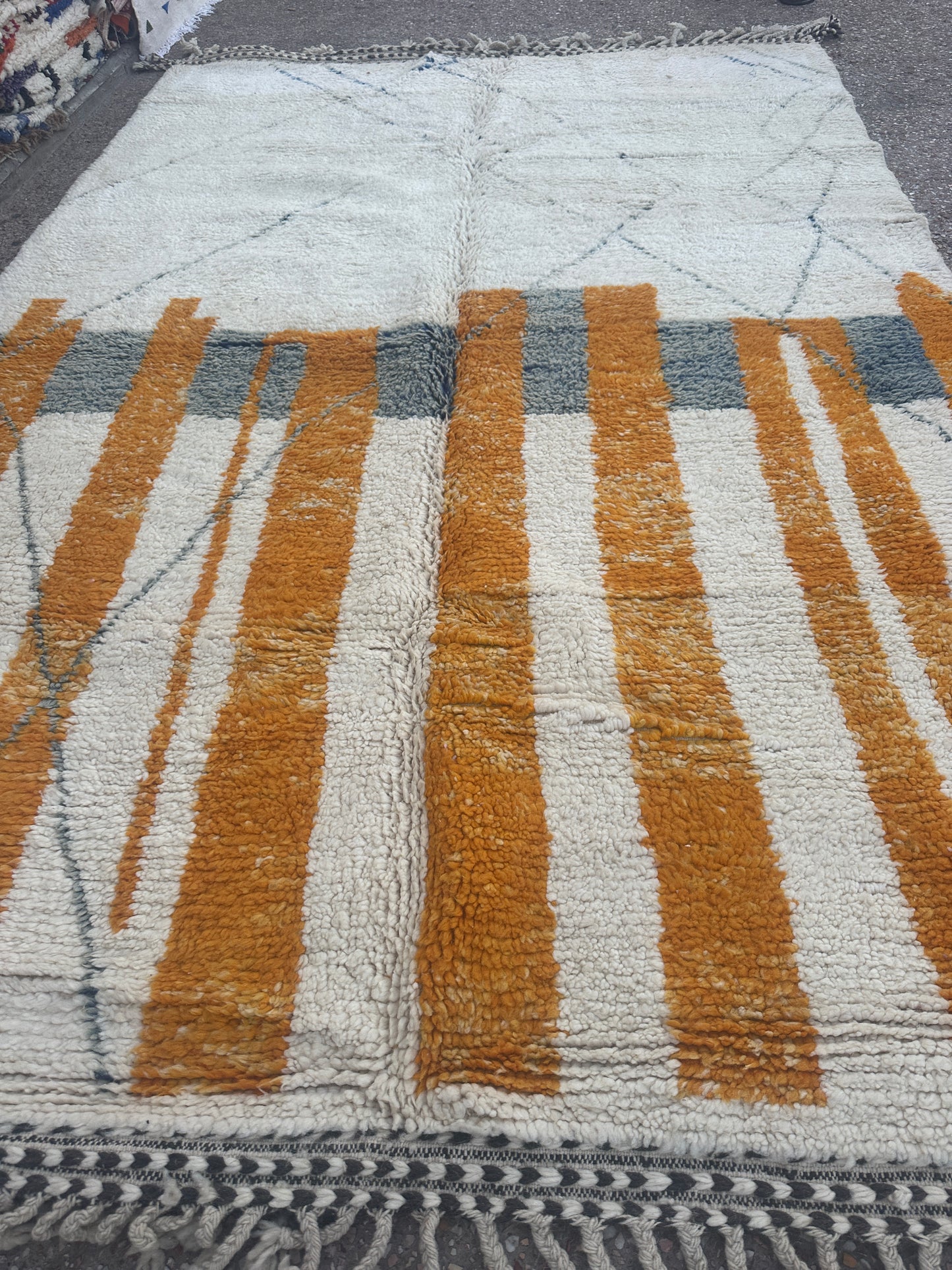 Beni Ouarain Rug size 300 x 200 cm || 9.84 x 6.56 ft