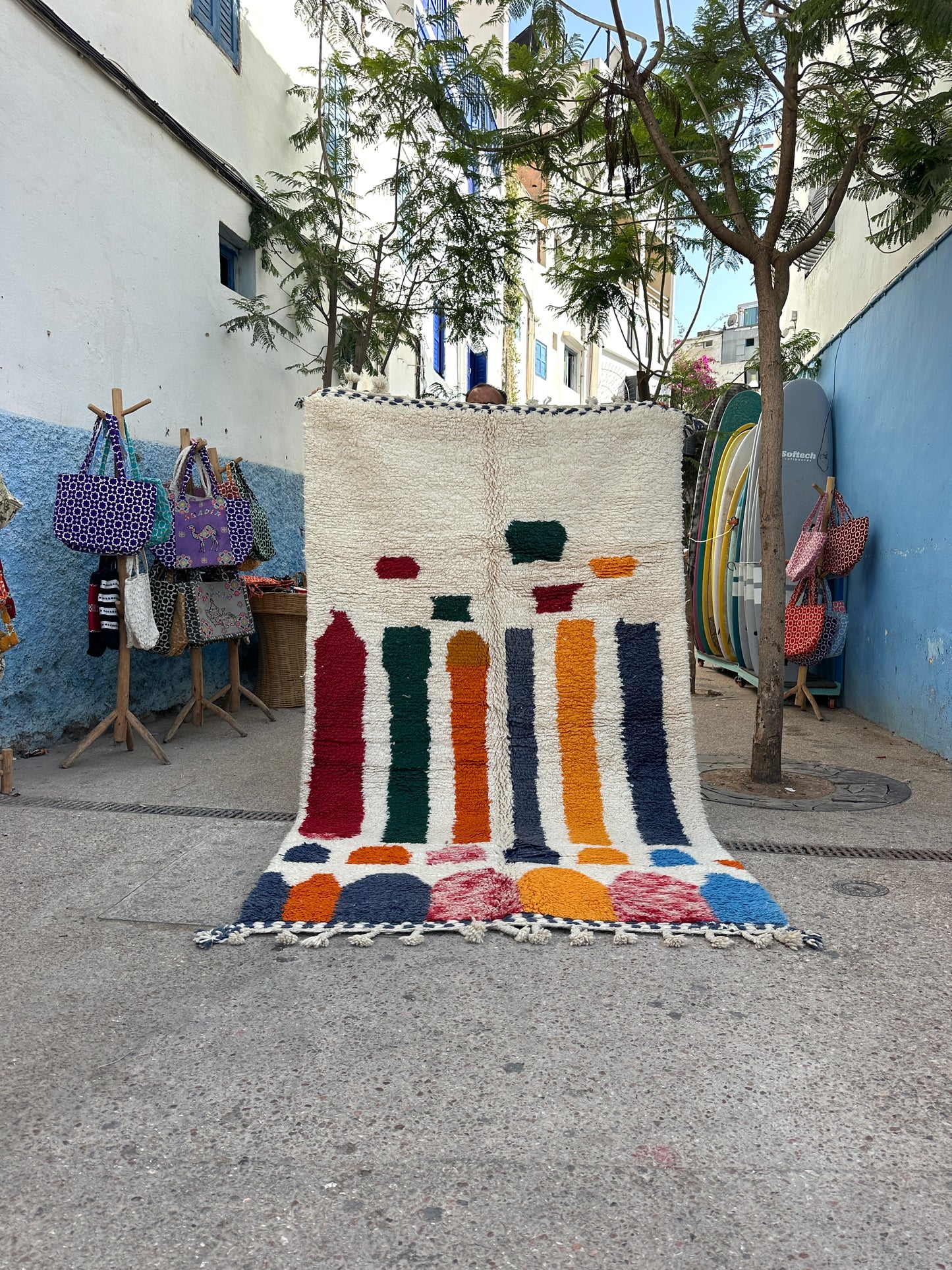 Handmade Beni Ouarain, size 250 x 150 cm || 8.2 x 4.92 ft