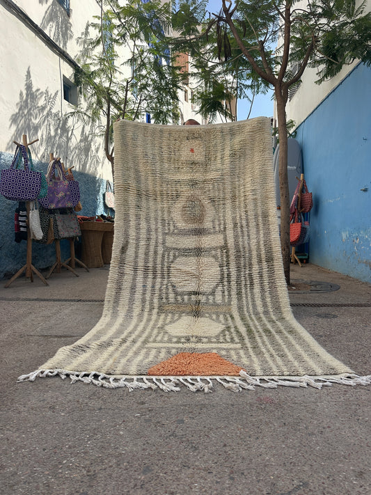 Handmade Beni Ouarain, size 250 x 150 cm || 8.2 x 4.92 ft