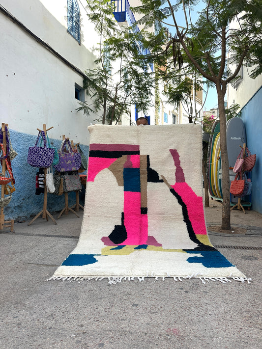 Handmade Azilal Rug, size 250 x 150 cm || 8.2 x 4.92 ft