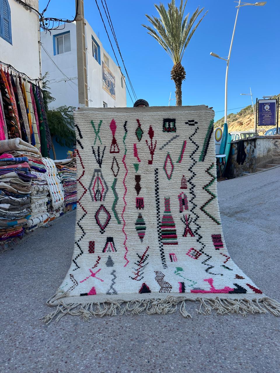 Handmade Azilal Rug, size 250 x 150 cm || 8.2 x 4.92 ft