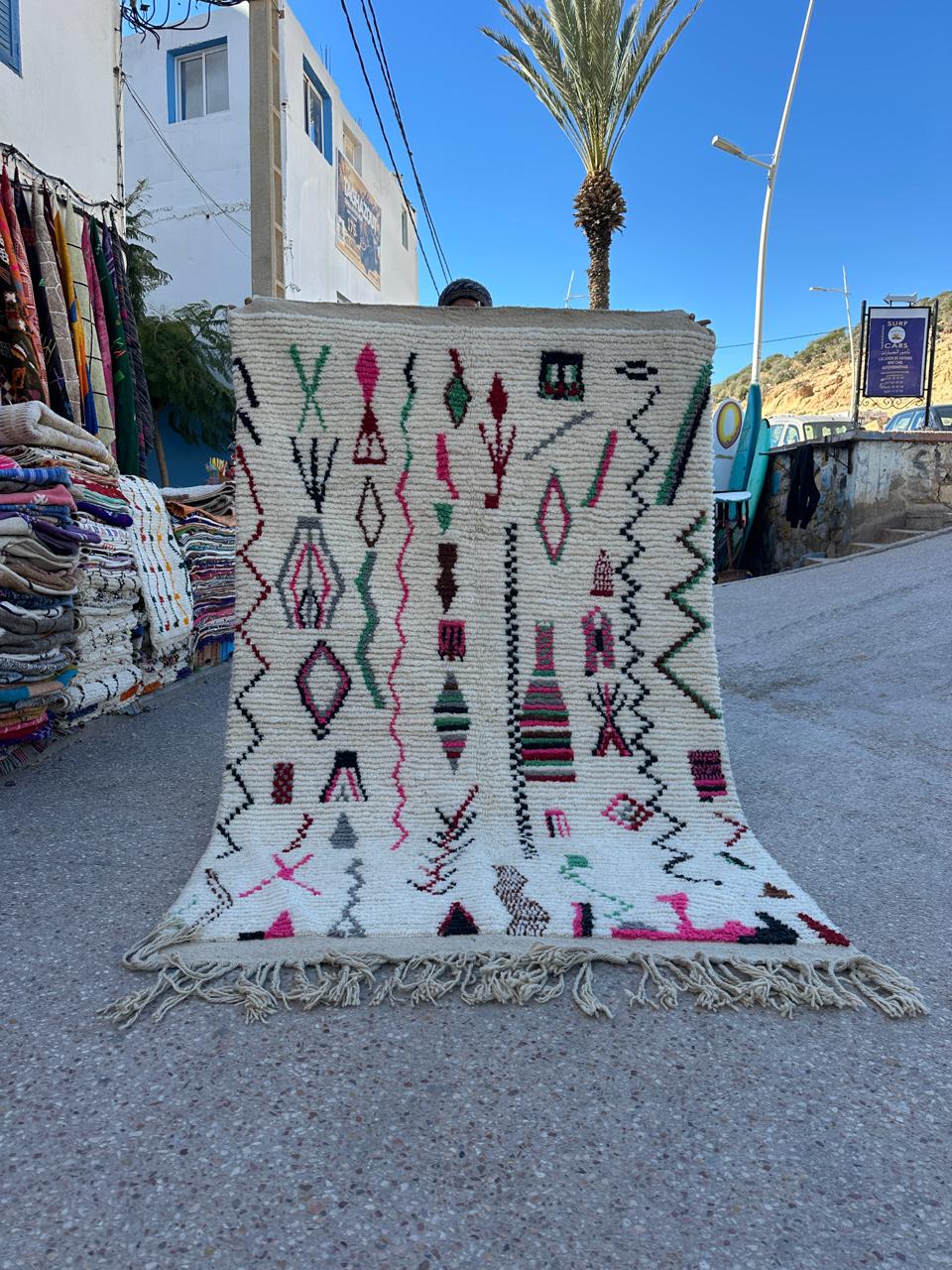 Handmade Azilal Rug, size 250 x 150 cm || 8.2 x 4.92 ft