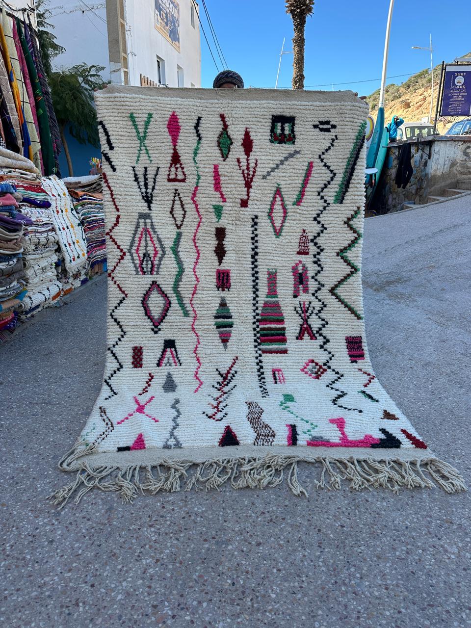 Handmade Azilal Rug, size 250 x 150 cm || 8.2 x 4.92 ft