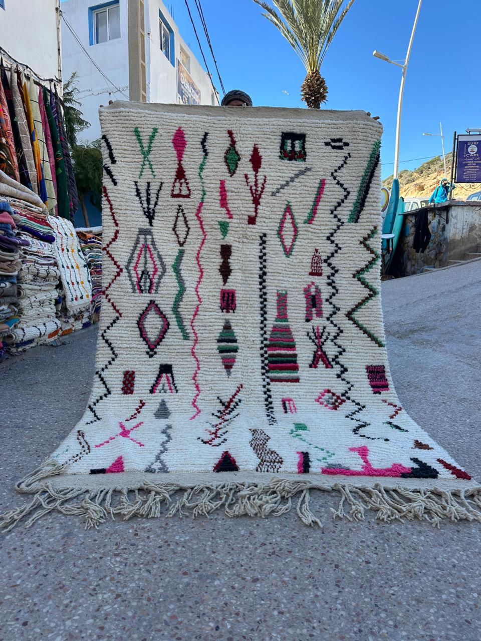 Handmade Azilal Rug, size 250 x 150 cm || 8.2 x 4.92 ft