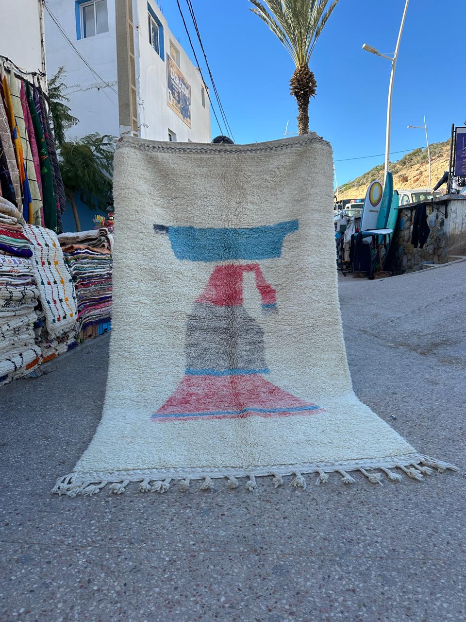 Handmade Azilal Rug, size 250 x 150 cm || 8.2 x 4.92 ft