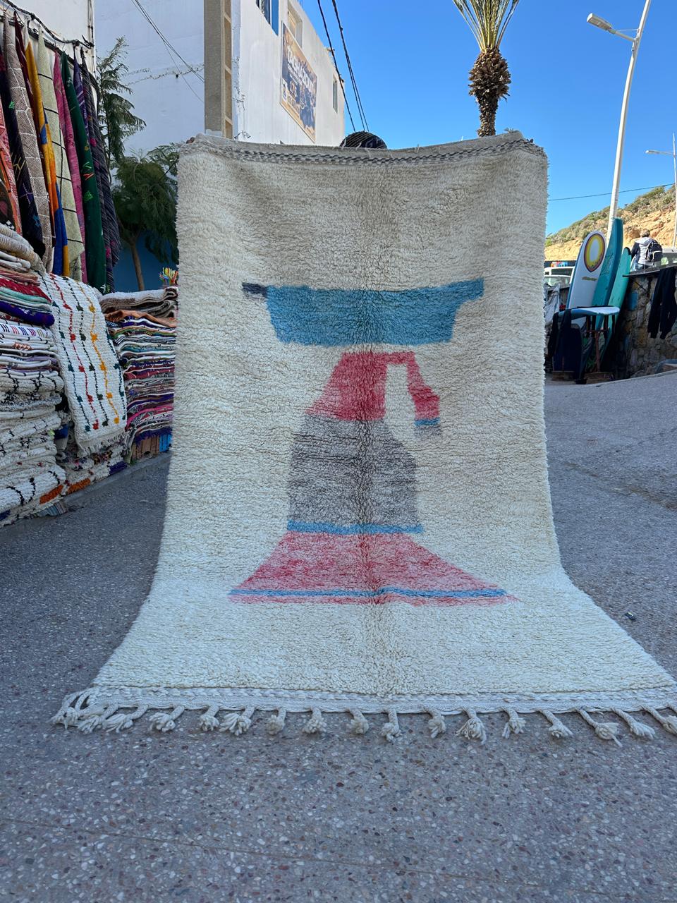 Handmade Azilal Rug, size 250 x 150 cm || 8.2 x 4.92 ft