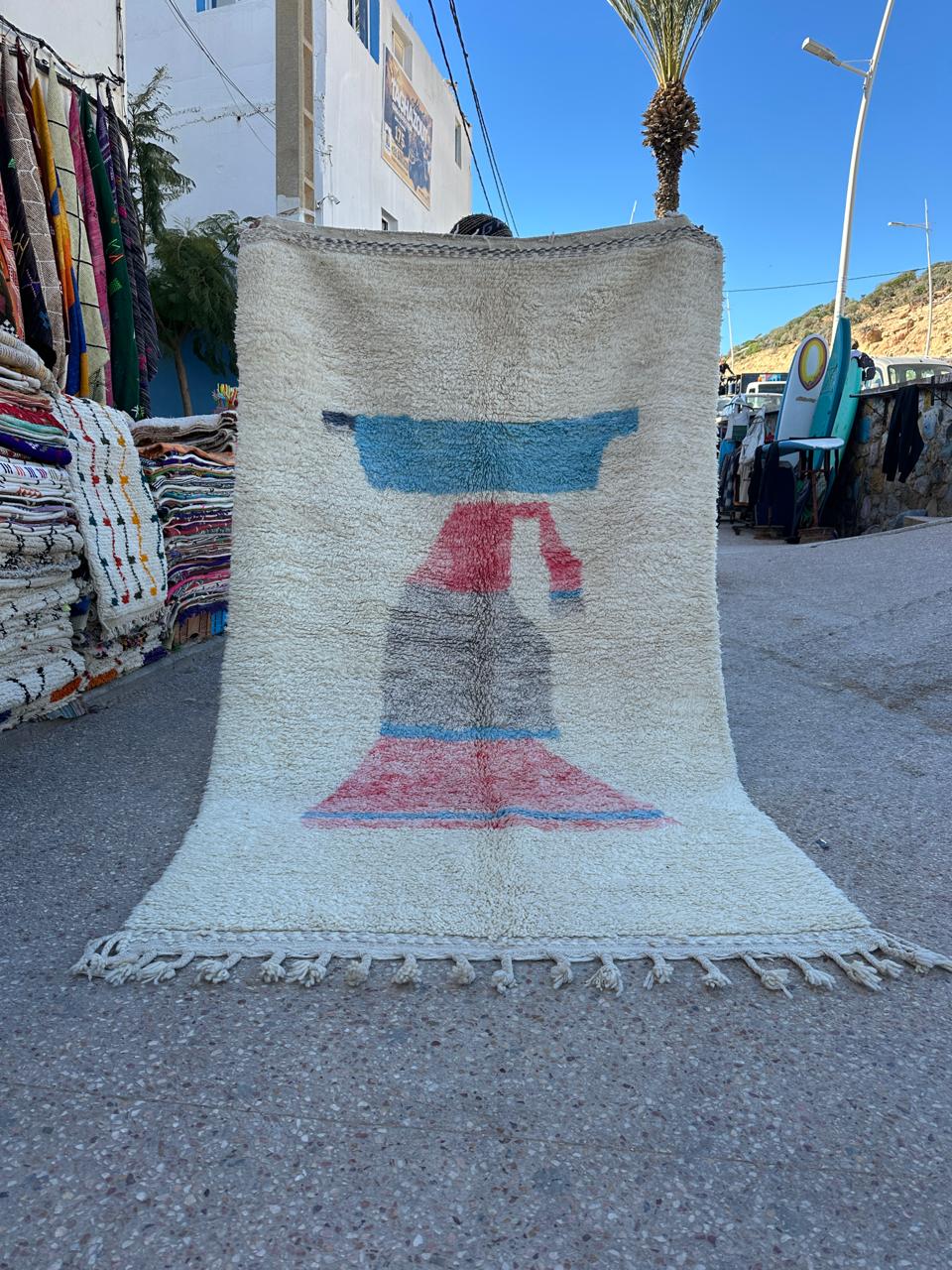 Handmade Azilal Rug, size 250 x 150 cm || 8.2 x 4.92 ft