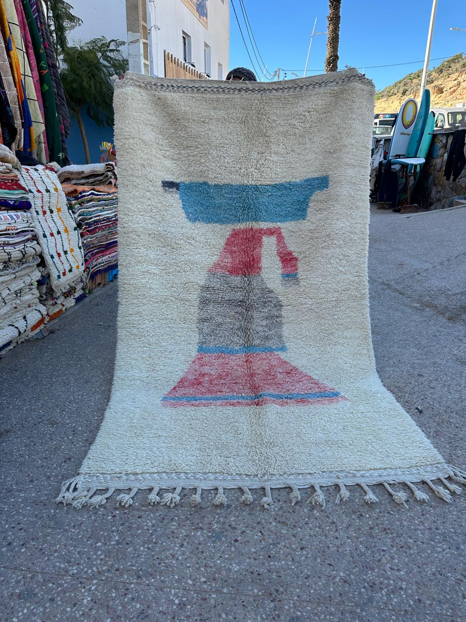 Handmade Azilal Rug, size 250 x 150 cm || 8.2 x 4.92 ft