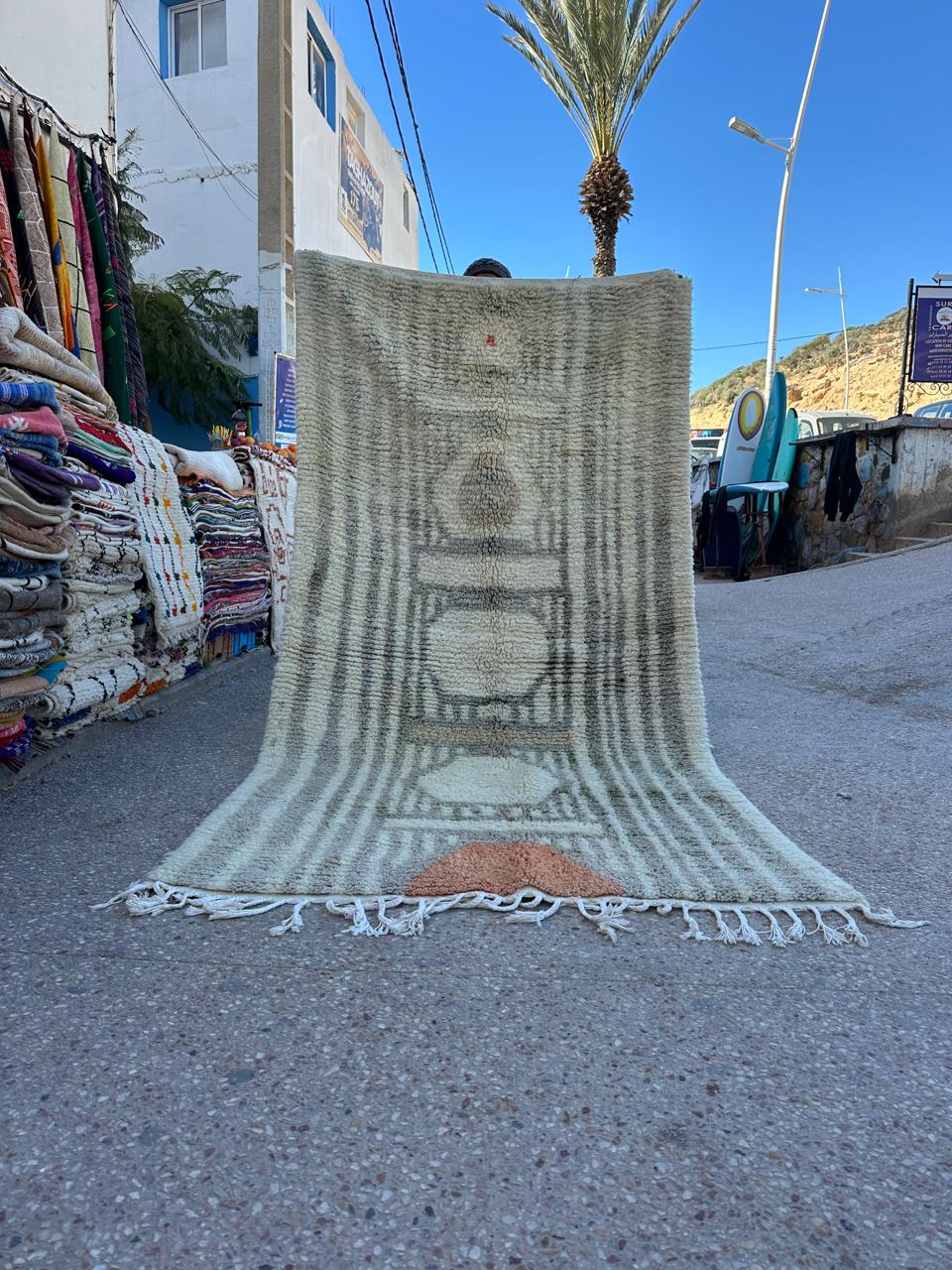 Handmade Azilal Rug, size 250 x 150 cm || 8.2 x 4.92 ft