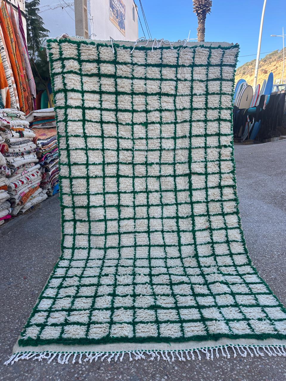 Handmade Azilal Rug, size 250 x 150 cm || 8.2 x 4.92 ft