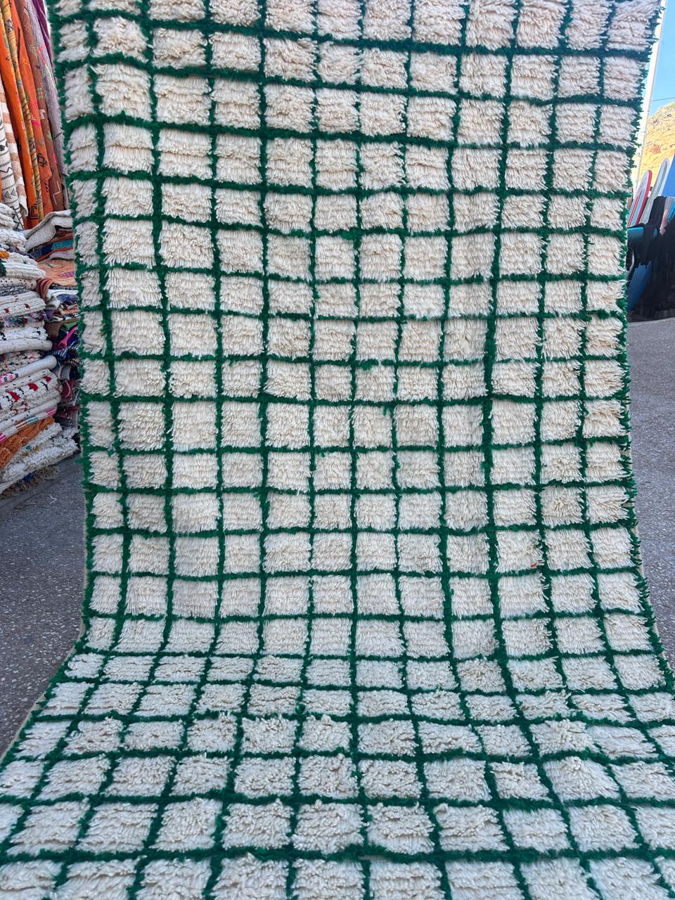 Handmade Azilal Rug, size 250 x 150 cm || 8.2 x 4.92 ft