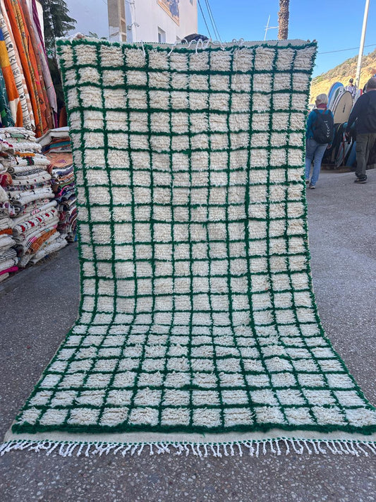 Handmade Azilal Rug, size 250 x 150 cm || 8.2 x 4.92 ft