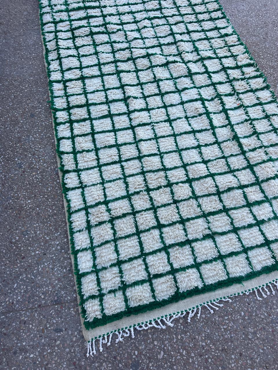 Handmade Azilal Rug, size 250 x 150 cm || 8.2 x 4.92 ft