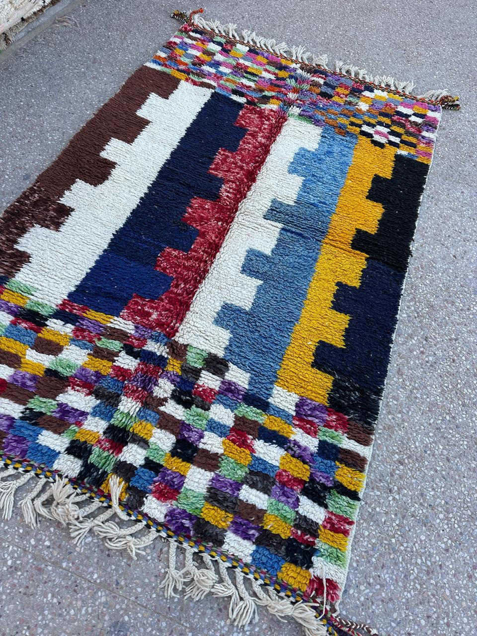 Handmade Beni Ouarain, size 250 x 150 cm || 8.2 x 4.92 ft