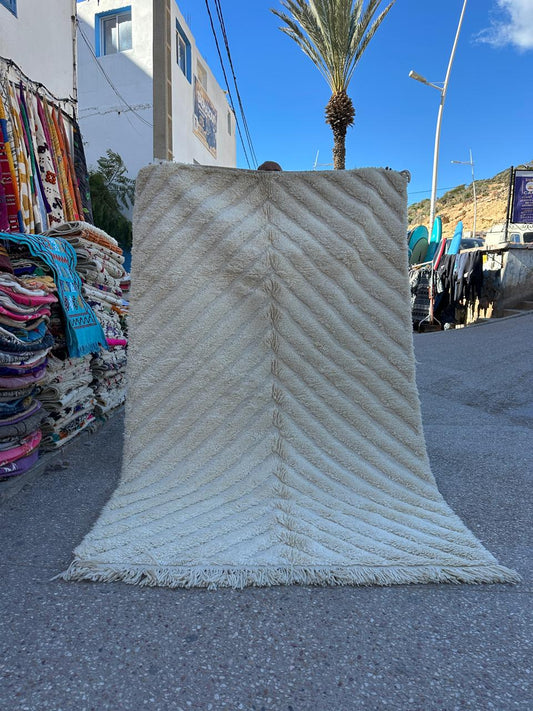 Beni Ouarain Rug size 250 x 150 cm || 8.2 x 4.92 ft