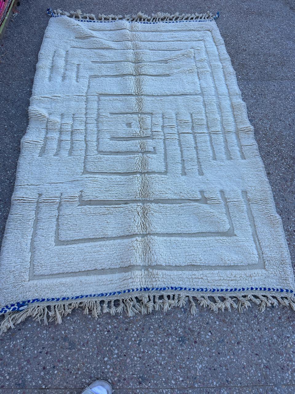 Beni Ouarain Rug size 250 x 150 cm || 8.2 x 4.92 ft
