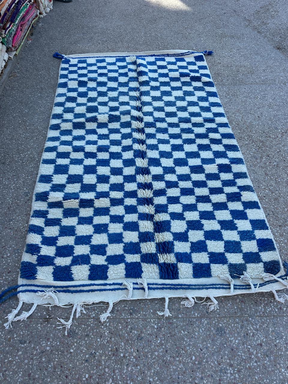 Handmade Azilal Rug, size 250 x 150 cm || 8.2 x 4.92 ft