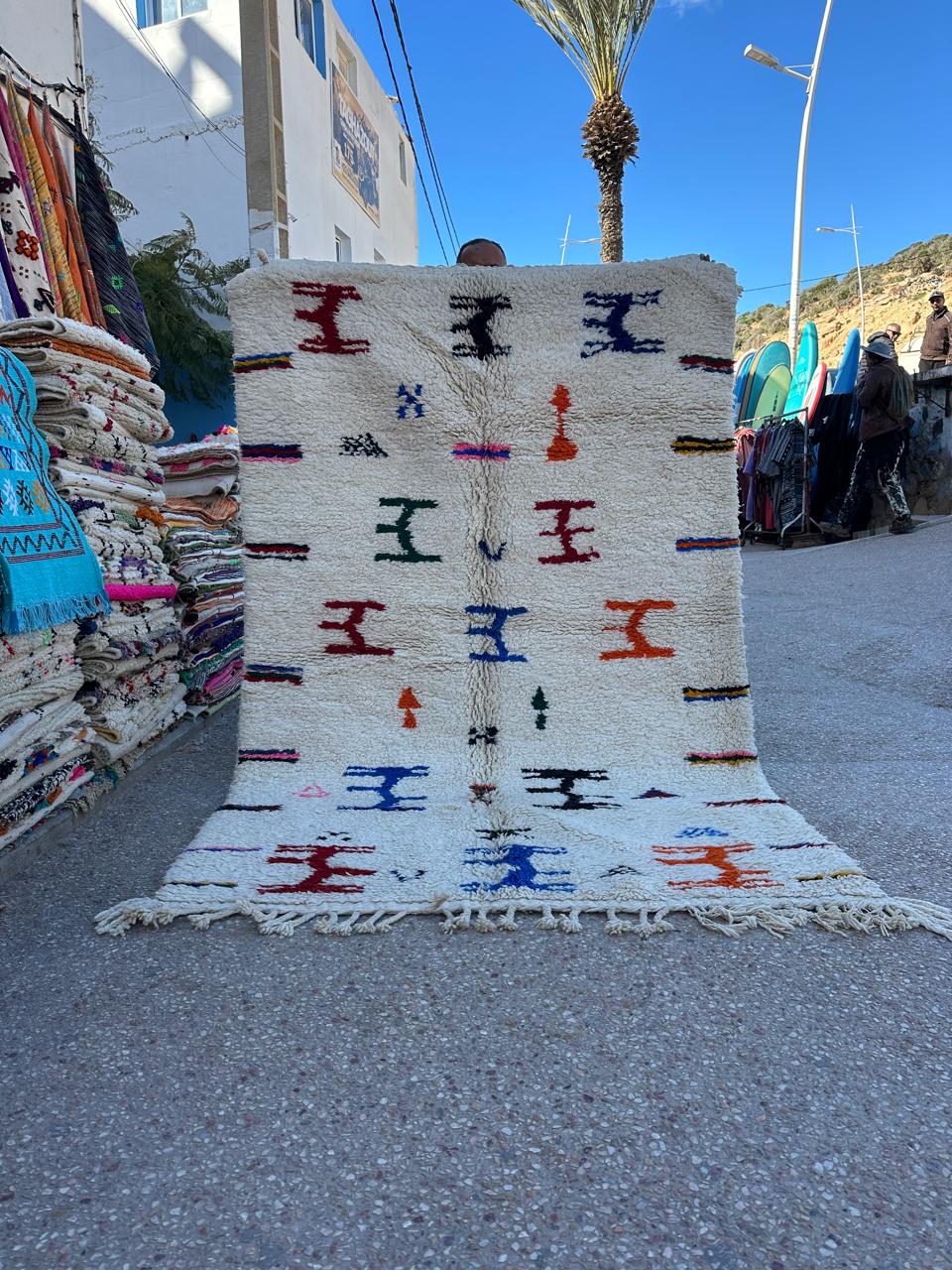 Handmade Beni Ouarain, size 250 x 150 cm || 8.2 x 4.92 ft