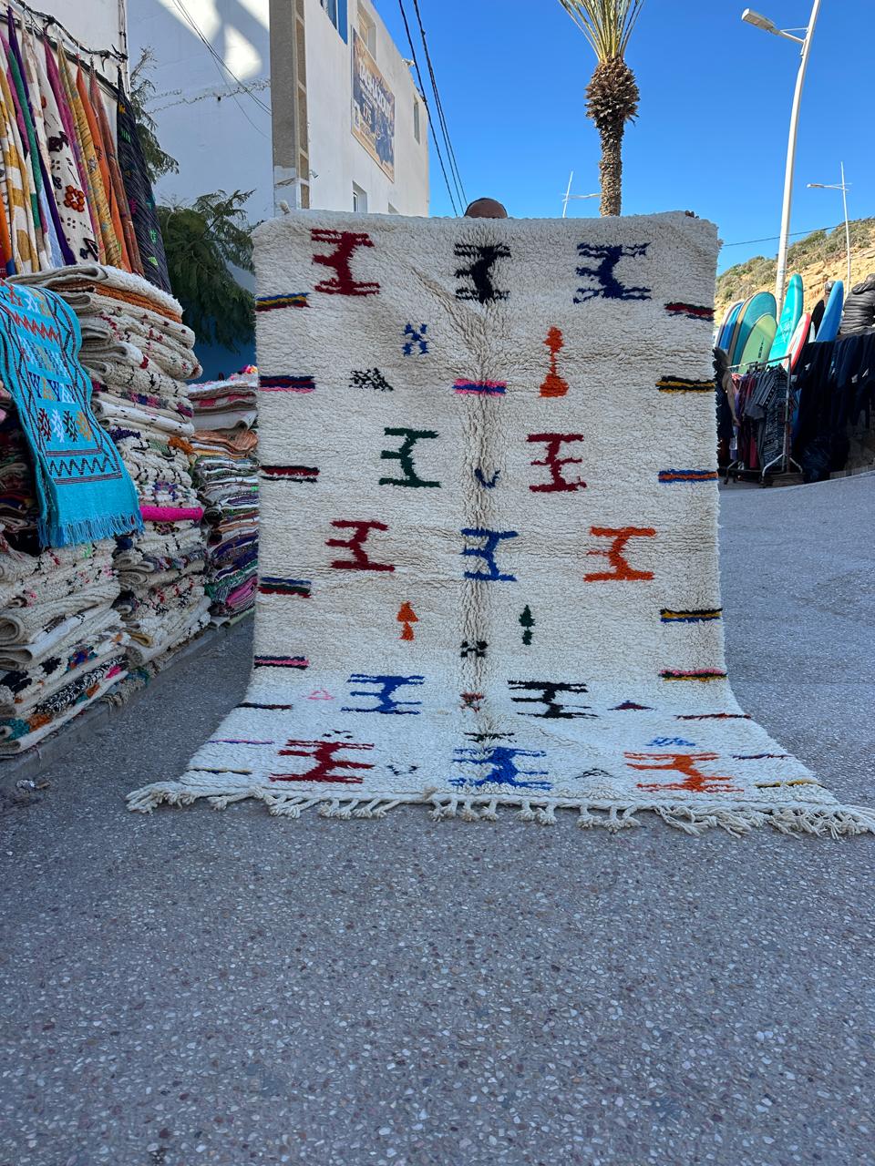 Handmade Beni Ouarain, size 250 x 150 cm || 8.2 x 4.92 ft