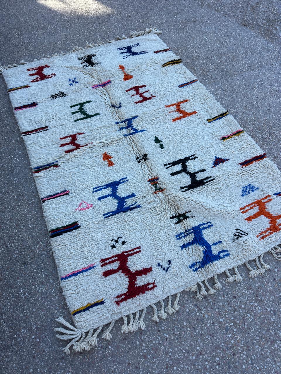 Handmade Beni Ouarain, size 250 x 150 cm || 8.2 x 4.92 ft