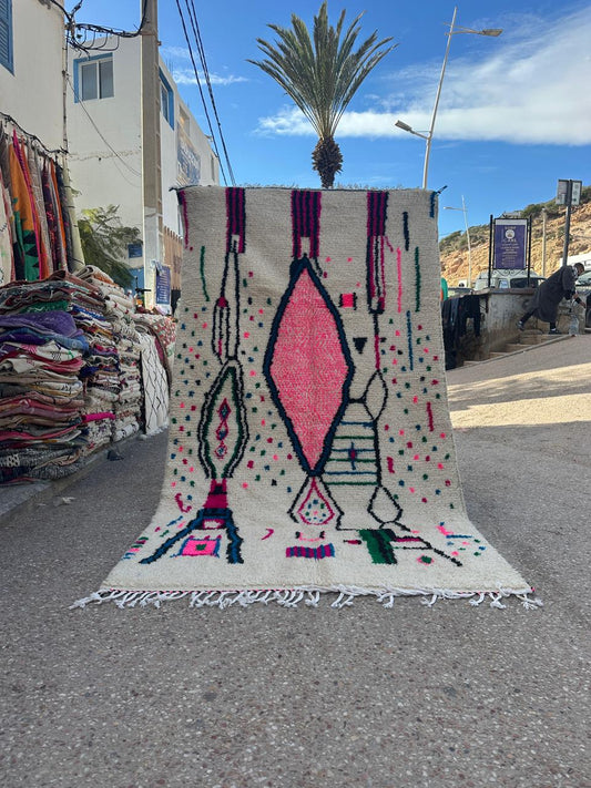 Handmade Azilal Rug, size 250 x 150 cm || 8.2 x 4.92 ft