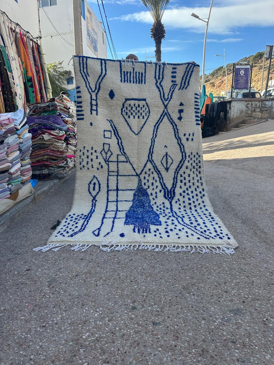 Handmade Azilal Rug, size 250 x 150 cm || 8.2 x 4.92 ft