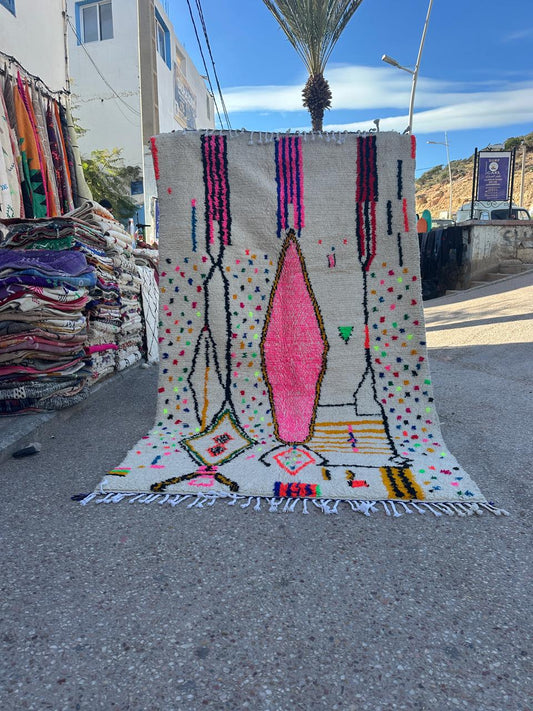 Handmade Azilal Rug, size 250 x 150 cm || 8.2 x 4.92 ft