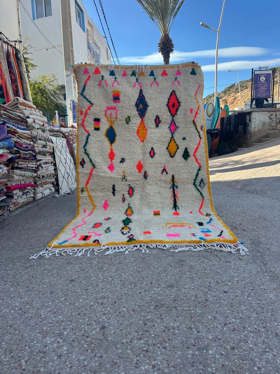 Handmade Azilal Rug, size 250 x 150 cm || 8.2 x 4.92 ft